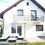 Bogi's - Konukevi *