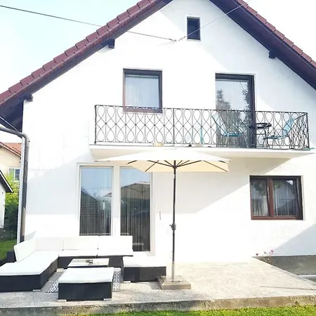 Bogi's - Гостевой дом *